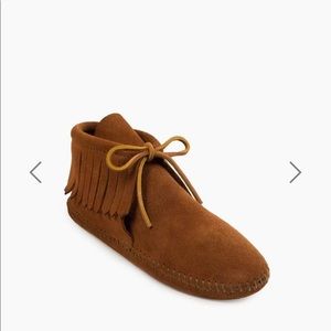 Minnetonka Classic Fringe Boot